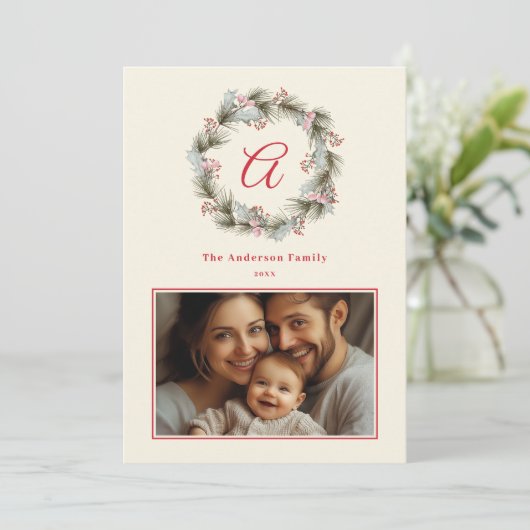 Elegant Monogram Kerstkrans Familiefoto Feestdagenkaart (Staand voorkant)