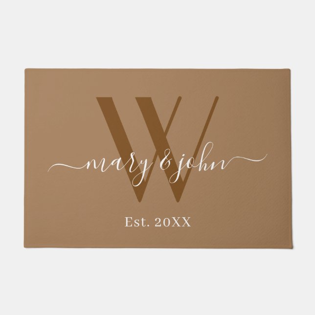 Elegant Monogram Khaki Names Script Weddenschap Deurmat (Voorkant)