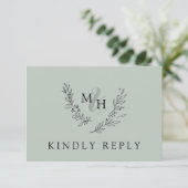 Elegant Monogram Krans Sage Bruiloft RSVP Kaartje (Staand voorkant)