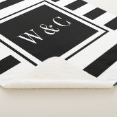 Elegant Monogram Modern Black White Stripe Sherpa Deken (3/4)