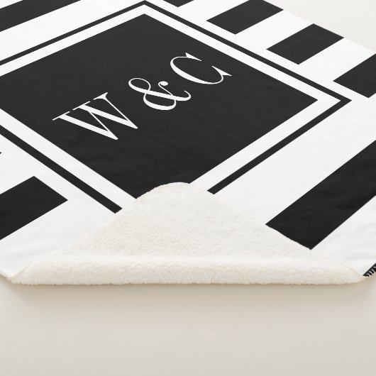 Elegant Monogram Modern Black White Stripe Sherpa Deken (3/4)