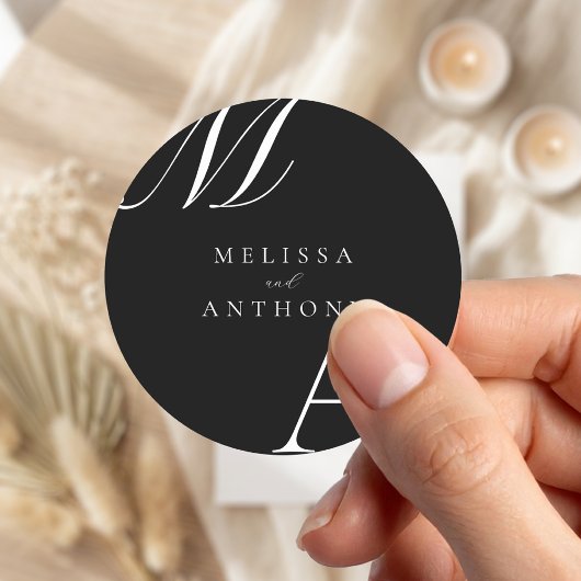 Elegant monogram moderne minimalistische bruiloft ronde sticker