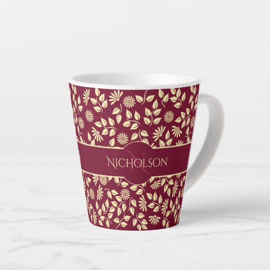 Elegant Monogram Naam Leaf Daisy Pattern Burgundy Latte Mok (Rechterhoek)