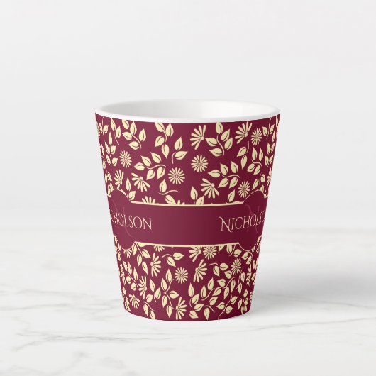 Elegant Monogram Naam Leaf Daisy Pattern Burgundy Latte Mok (Voorkant)