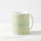 Elegant Monogram Naam Leaf Pattern Pastel Green Koffiemok (Voorkant rechts)