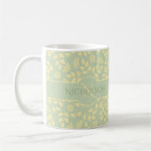 Elegant Monogram Naam Leaf Pattern Pastel Green Koffiemok (Links)