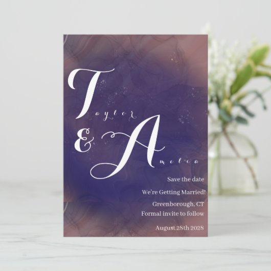 Elegant Monogram Paars Wedding Save The Date (Staand voorkant)