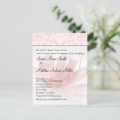 Elegant Monogram Roze Daisy bruiloft uitnodiging Briefkaart (Staand voorkant)