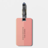 Elegant Monogram Roze Gestreepte Aangepaste Naam A Bagagelabel (Achterkant verticaal)