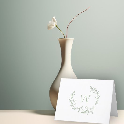 Elegant Monogram Sage Groen Bloemblaadjes Crest Bedankkaart