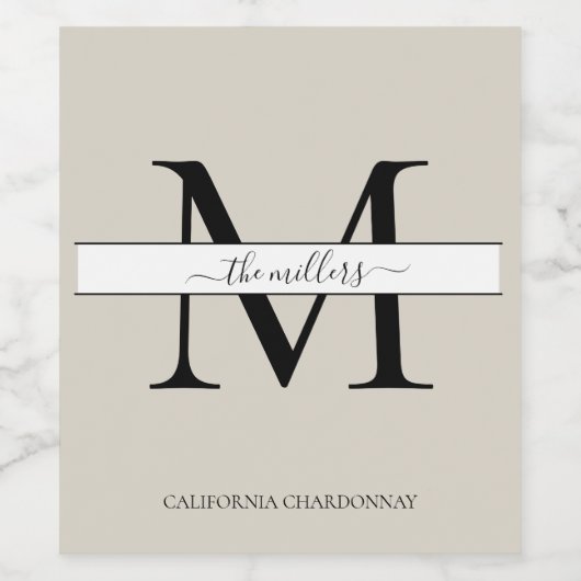 Elegant Monogram Script Weddenschap Wijn Etiket (Enkel label)