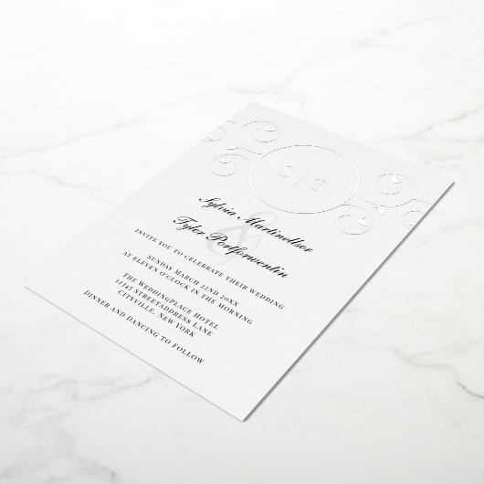 Elegant Monogram Silver Black Wedding Folie Uitnodiging (Gedraaid)
