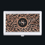 Elegant Monogram Stylish Leopard Animal Print Visitekaarthouder<br><div class="desc">Een stijlvolle en kic roos gouden folie luipaard dierlijk drukwerk versiert deze visitekaartje houder. Pas het aan met uw monogram initiaal en naam. Ontworpen voor jou door Blackberry Boulevard.</div>
