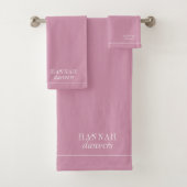 Elegant monogram Witte naam Roze Bad Handdoek (Insitu)