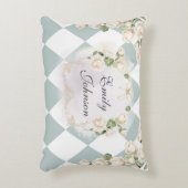 Elegant Monogram Witte Rozen Groene Bladeren Diama Accent Kussen (Voorkant(Verticaal))