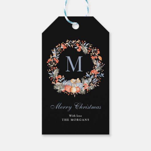 Elegant Monogram Wreath Dusty Blue Christmas Cadeaulabel (Voorkant)