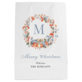Elegant Monogram Wreath Dusty Blue Christmas Medium Cadeauzakje (Achterkant)