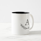 Elegant Monogram Wreath Tweekleurige Koffiemok (Voorkant rechts)