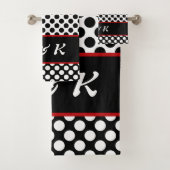 Elegant Monogrammed Black Polka Dot Bad Handdoek (Insitu)