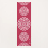 Elegant Monogrammed Boho Magenta and White Mandala Yogamat (Voorkant)