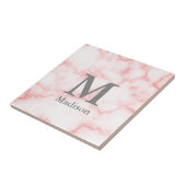 Elegant Monogrammed Faux Pink Marble Tegeltje (Zijkant)