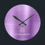 Elegant Monogrammed Paars geborsteld metaal Ronde Klok<br><div class="desc">Gepersonaliseerde Elegant Monogrammed Paarse .</div>