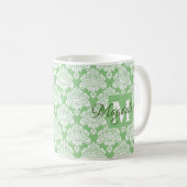 Elegant Monogrammed Sage Green & White Damask Koffiemok (Voorkant rechts)