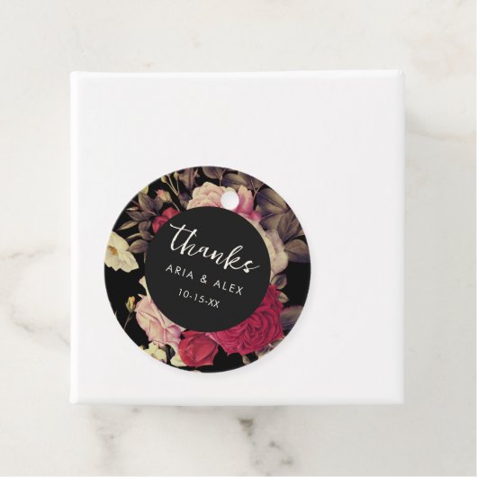 Elegant Moody Floral Bruiloft Naam Datum Bedankt Bedankjes Labels (In situ)