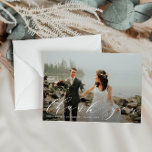 elegant mooi script bedankt foto<br><div class="desc">Een mooi script ontwerp met een prachtige foto van de bruid en de bruid. Het afbeelding,  de achterkleur en de tekst van de nieuwslezer kunnen worden gepersonaliseerd. Voeg aan de achterkant een persoonlijke dankbetuiging toe.</div>