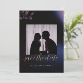 Elegant Mooie Paarse Bloemige Trouw Save the Date Kaart (Staand voorkant)