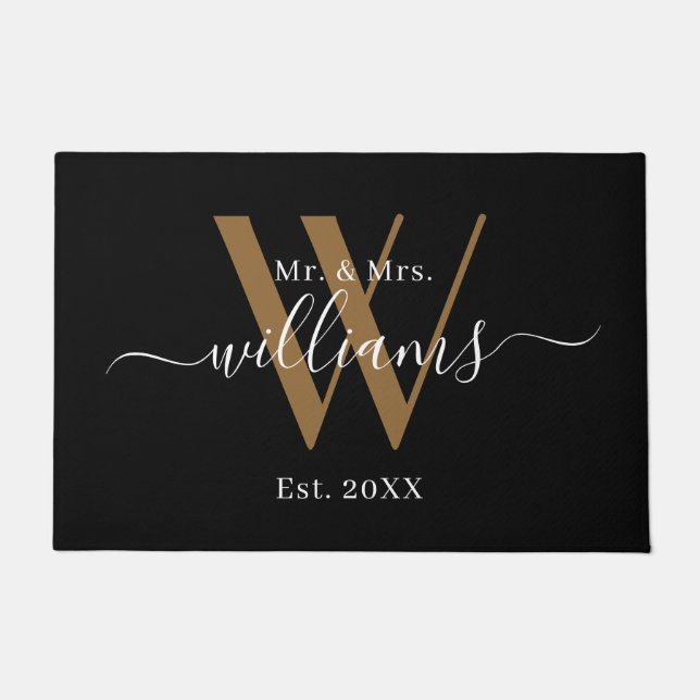 Elegant Mr en Mrs Black Gold Monogram Name Script Deurmat (Voorkant)