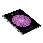 Elegant Namaste Violet Crown Chakra Personaliseren Notitieboek (Rechterzijde)