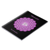 Elegant Namaste Violet Crown Chakra Personaliseren Notitieboek (Linkerzijde)