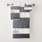 Elegant name monogram gestript grijs bad handdoek (Insitu)