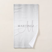 Elegant Name Monogram & Thin Gray Ombre Stripes Bad Handdoek (Handdoek)