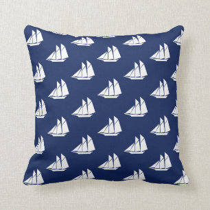 Elegant Nautical Sailing Yacht Pattern on Blue Kussen