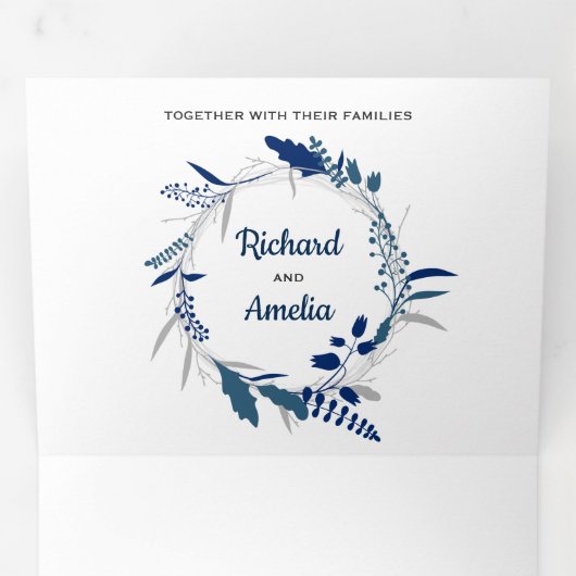 Elegant Navy Blauw Bloemen Krans Foto Bruiloft Drieluik Uitnodiging (Binnenzijde eerst)