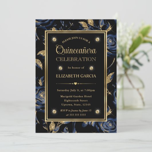 Elegant Navy Blauw en Goud Roos Bloemen Quinceaner Kaart (Staand voorkant)