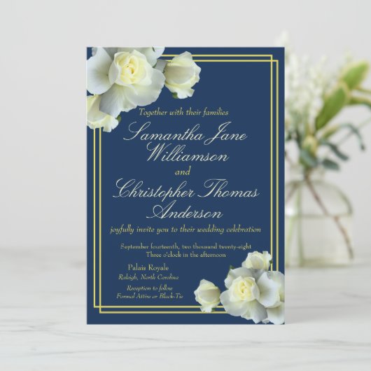 Elegant Navy Blauw Goud Script Wit Rose Bruiloft Kaart (Staand voorkant)