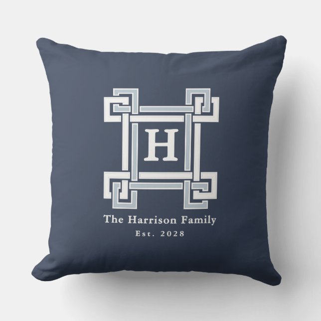Elegant Navy Blauwe Griekse Sleutel Monogram Buitenkussen (Voorkant)