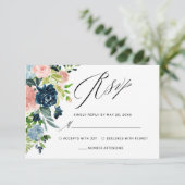 Elegant Navy Blue Blush Roos Bloemenbruiloft RSVP Kaartje (Staand voorkant)