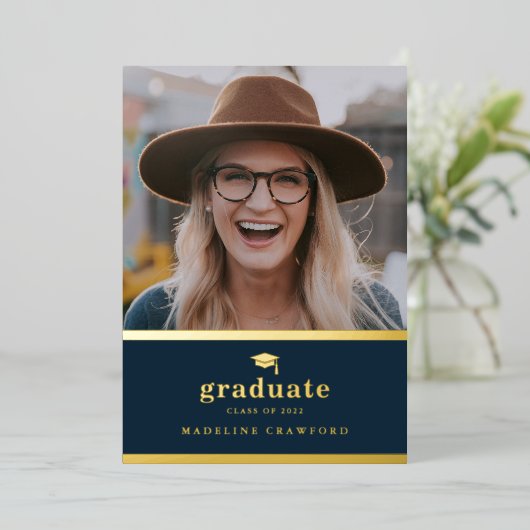 Elegant Navy Blue en Gold Photo Afstuderen Folie Uitnodiging (Staand Voorkant)