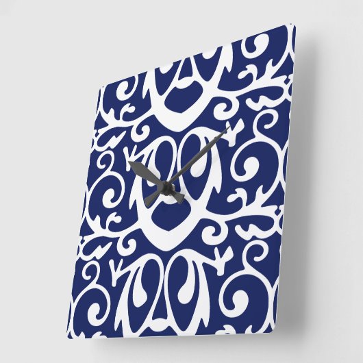 Elegant Navy Blue en White Wall Clock Vierkante Klok (Hoek)