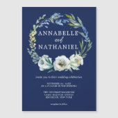 Elegant Navy Blue Floral Wreath Winter Wedding Magnetische Uitnodiging (Voorkant)