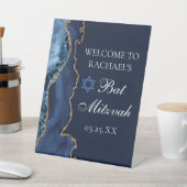 Elegant Navy Blue Gold Agate Bat Mitzvah Reclamebord Met Voetstuk (Insitu)