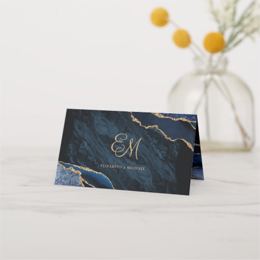Elegant Navy Blue Gold Agate Monogram Weddenschap Plaatskaartje (Achterkant)