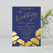 Elegant Navy Blue Gold Calligraphy Wedding Folie Uitnodiging (Staand Voorkant)