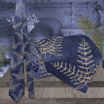 Elegant Navy Blue & Gold Fern Leaf Wedding Stropdas<br><div class="desc">Een elegant gevlekte blauw waterverf van de marine beschilderde achtergrond met gouden stropdas van de ferns bruiloft.</div>