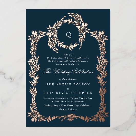 Elegant Navy Blue monogram Roos Gold Crest Bruilof Folie Uitnodiging (Voorkant)