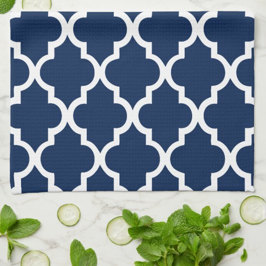 Elegant Navy Blue Quatrefoil Tiles Pattern Theedoek (Gevouwen)